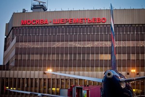 Вертолет, пролетевший над посадочной полосой для лайнеров, всполошил сотрудников Шереметьево