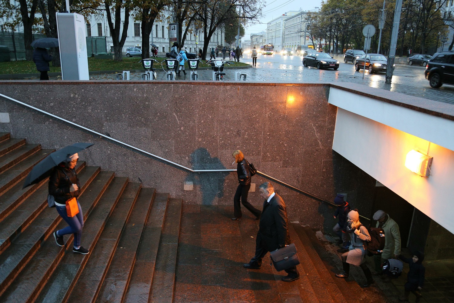 Переходы в метро работают