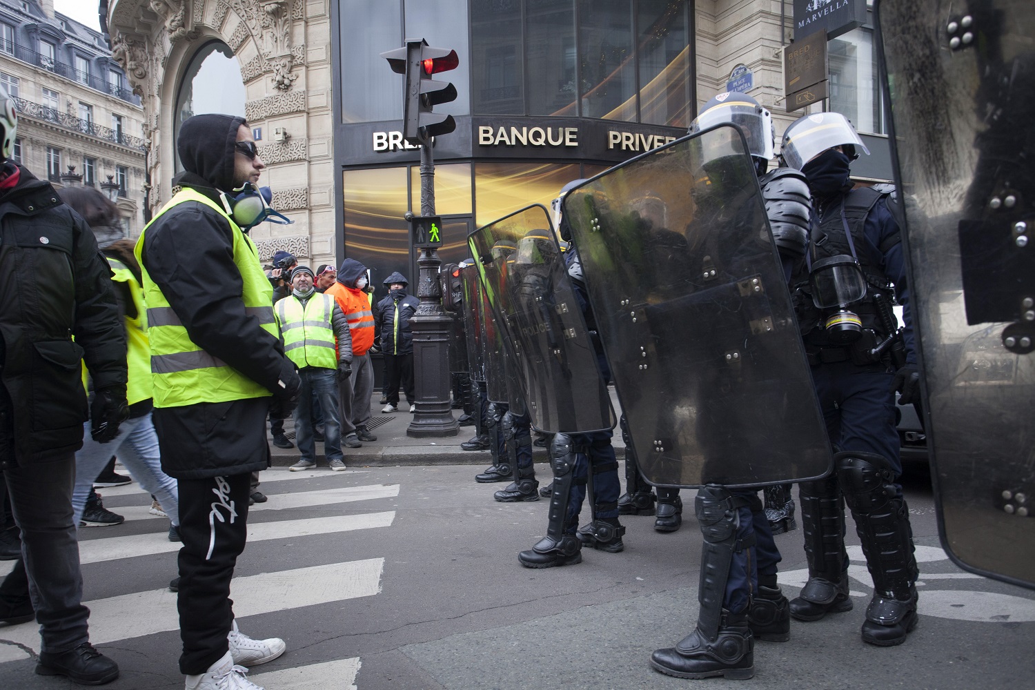 France meeting. Макрон протесты.