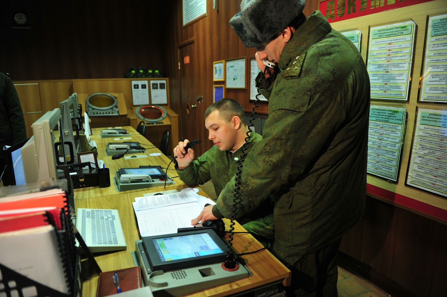 Рубеж поддержка. Боевое дежурство ПВО Калининград. Несение боевого дежурства ПВО. КП (командный пункт) 9с470. Командный пункт ПВО.