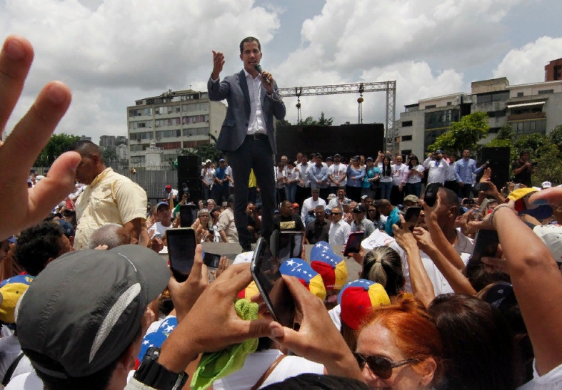 Оппозиция Венесуэлы совершает в стране попытку госпереворота - министр обороны