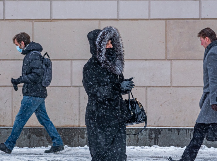 Хорошие фото людей зимой в Москве.