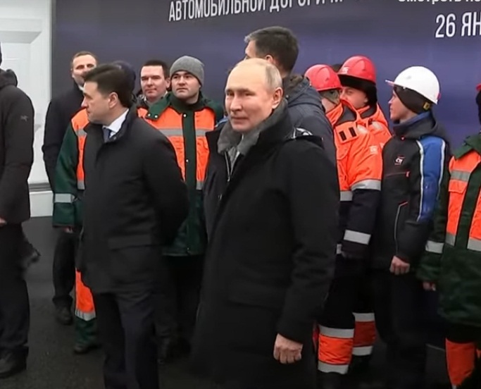 Участие в открытии. Путин в Химках. Путин на церемонии открытия транспортных объектов. Путин открывает развязку. Открытие Путиным дороги в Химках.