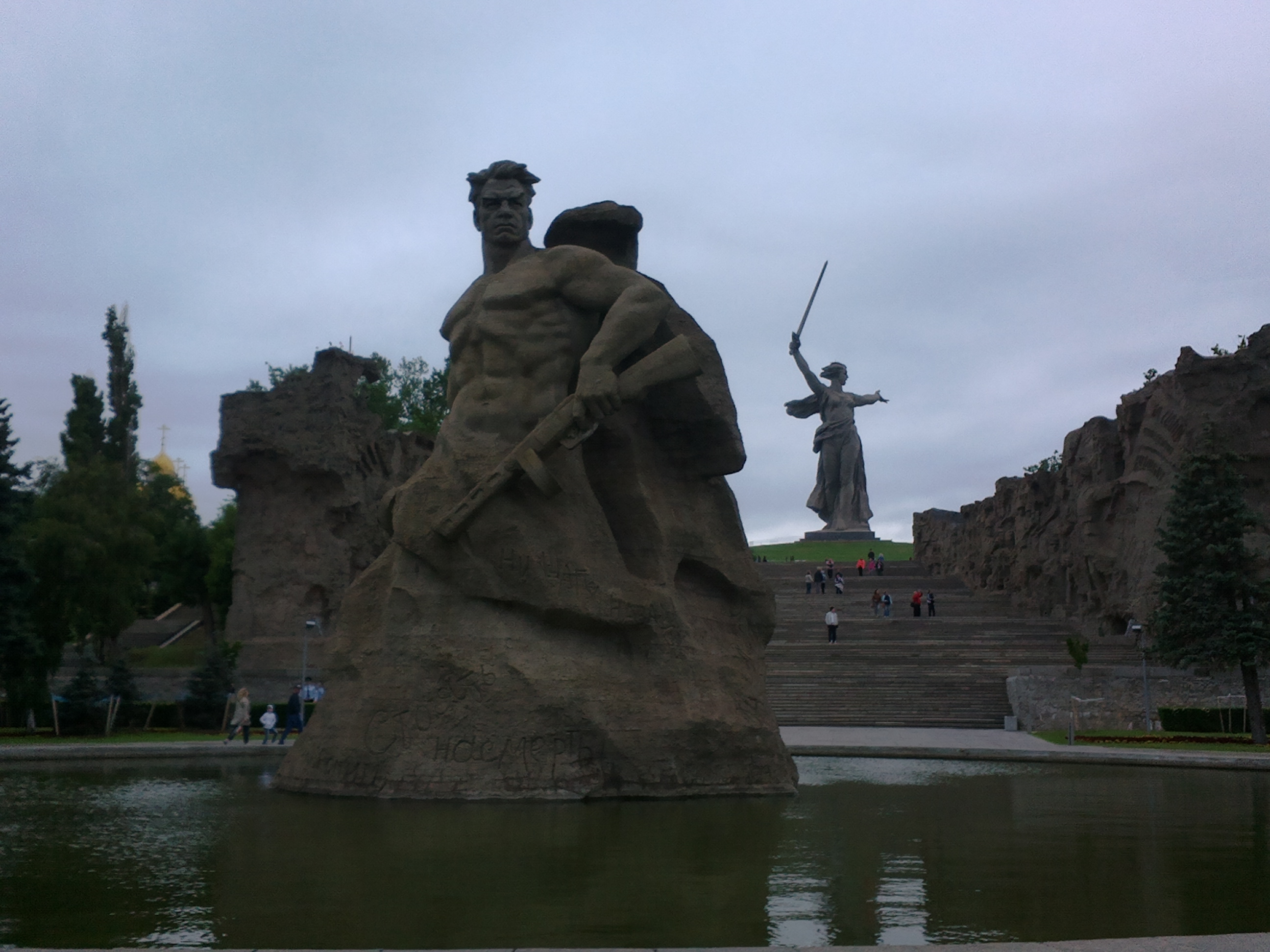 Памятник стоять насмерть в Волгограде. Волгоград Сталинград. Переименование Волгограда в Сталинград. История создания Волгограда.