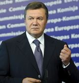ЕС может облегчить санкции для Януковича