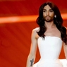 Звезда "Евровидения" Кончита Вурст оставила бороду, но побрилась налысо