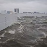 В Санкт-Петербурге уровень воды на дамбе достиг критической отметки