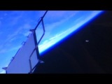 НЛО плавно подлетел к МКС и «засветился» на видео