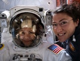 NASA осуществило первый полностью "женский" выход в открытый космос