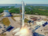 SpaceX отложила первый туристический полёт вокруг Луны