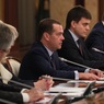 Россиян спросили, как они оценивают результаты работы кабмина Медведева и ждут ли перемен