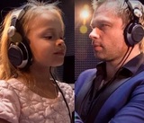 Песня Виталия Гогунского с шестилетней дочкой вызвала неоднозначную реакцию ВИДЕО