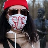 Снова маска: на сей раз популярным нынче средством защиты воспользовался грабитель