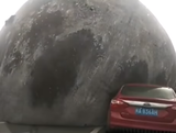 Гигантский шар, напоминающий луну, летает над китайским Фучжоу (ВИДЕО)