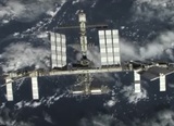 Выход россиян в открытый космос отменили из-за повреждения обшивки и очередной разгерметизации на "Союзе"