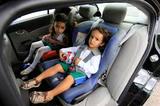 В России запретили оставлять маленьких детей в машине одних