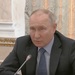 Путин: "В целом по стране вводить военное положение нет никакого смысла, необходимости такой нет сегодня"