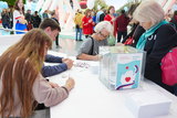 Подмосковные волонтеры написали 300 писем участникам СВО на выставке-форуме «Россия»