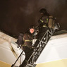 В Москве на Петровке горит крыша дома № 38