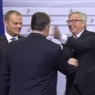 Глава Евроокомиссии назвал премьера Венгрии диктатором и отвесил ему пощечину