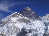 Неопытных альпинистов перестанут пускать на Эверест