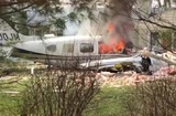 Самолёт упал на жилой дом в США