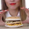 Учёные рассказали, чем грозит любовь к гамбургерам