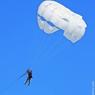 Трюк Джеймса Бонда едва не стоил парашютисту жизни (ВИДЕО)