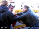 В Петербурге совершено нападение на машину главы «Росбалта»
