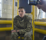 В отношении Надежды Савченко возбудили дело о "незаконном пересечении границы"
