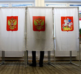 На выборах в Мосгордуму на одном из участков разделись 3 женщины