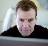 Медведев представил "умеренно оптимистический" сценарий
