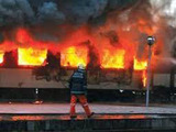 Около 600 человек оказались заблокированы в горящем поезде во Франции