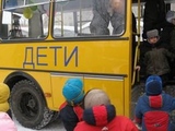Под Нижневартовском легковушка протаранила автобус с детьми