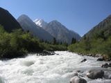 Трое российских военных упали в горную реку в Таджикистане во время учений