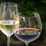 Количество выпитого алкоголя зависит от величины бокала
