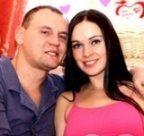 Шоумен Степан Меньщиков поделился эротик-снимками беременной супруги (ФОТО)