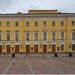 Силовики проводят оперативные мероприятия в Михайловском театре