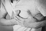 Кардиологи назвали признак будущего инфаркта, скрытый во рту