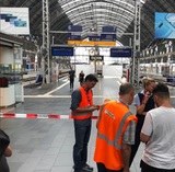 Во Франкфурте мужчина столкнул под поезд женщину с ребёнком