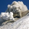 Спецназовцы забрались на вершину действующего вулкана на Камчатке