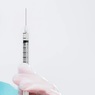 В Адыгее и Кузбассе вводят обязательную вакцинацию для пожилых