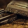 Добычей дерзких грабителей с автоматом на АЗС в Ростове стали шоколадки (ВИДЕО)