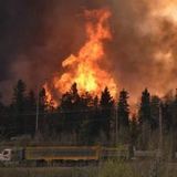 В Канаде из-за пожара эвакуируют город