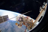 "Роскосмос" взялся за разработку многоразового грузового космического корабля