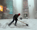 Число жертв снегопадов в США возросло до 12 человек