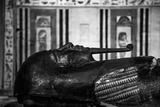 Стало известно, что нашли учёные в "проклятом" чёрном саркофаге в Египте