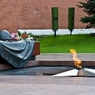 В Москве мужчина грозит сжечь себя у Могилы Неизвестного солдата