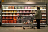 За последние полгода более 40% граждан РФ стали пытаться экономить на продуктах