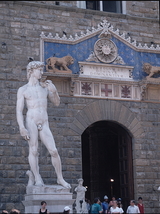 Микеланджеловскому Давиду в Санкт-Петербурге после жалобы прикрыли гениталии